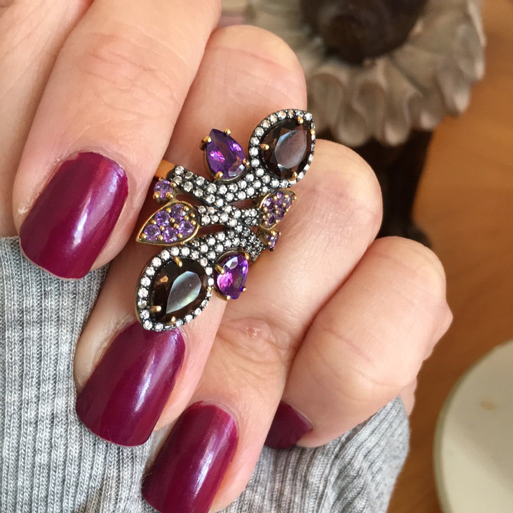 Gorgeous jeweled ring