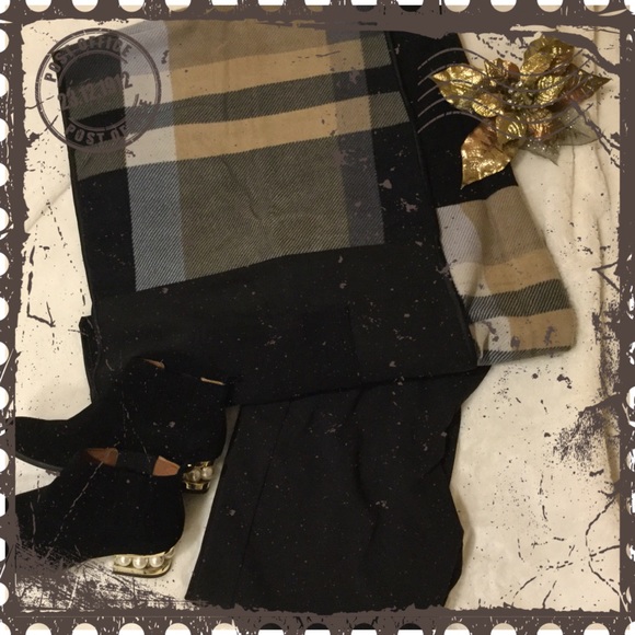 One left! Plaid poncho with pockets! - Picture 4 of 5