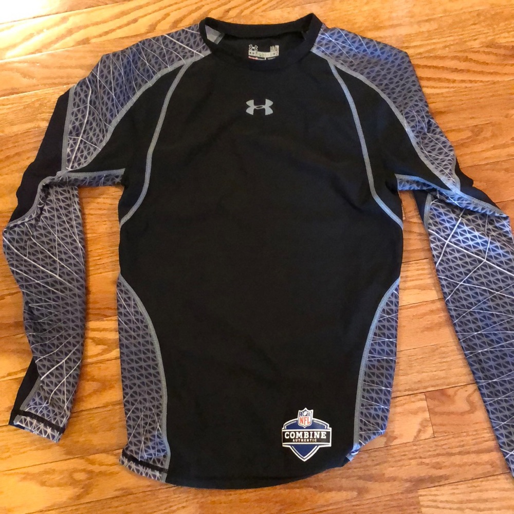 UNDER ARMOUR boys large, heat gear shirt.  EUC!!