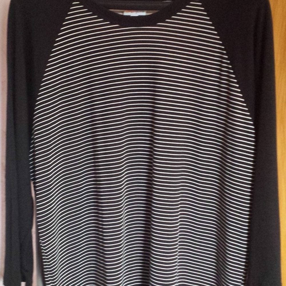 LuLaRoe Randy T-shirt
