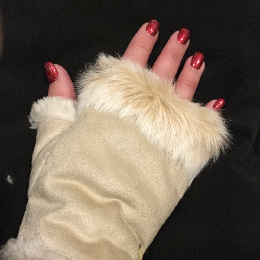 Winter SALE🧤Fingerless Fur Gloves - A Must Have! - Picture 2 of 5