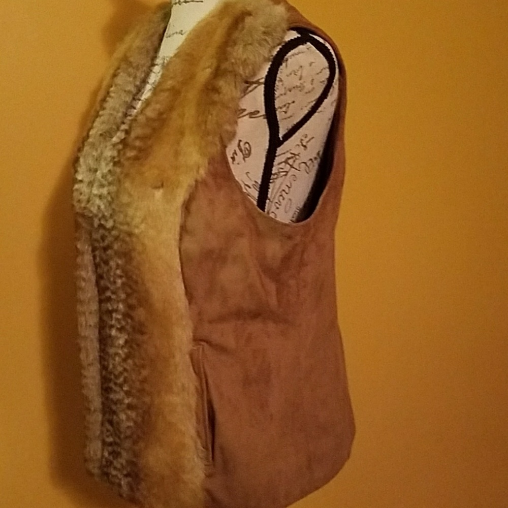 Vest - Picture 3 of 8