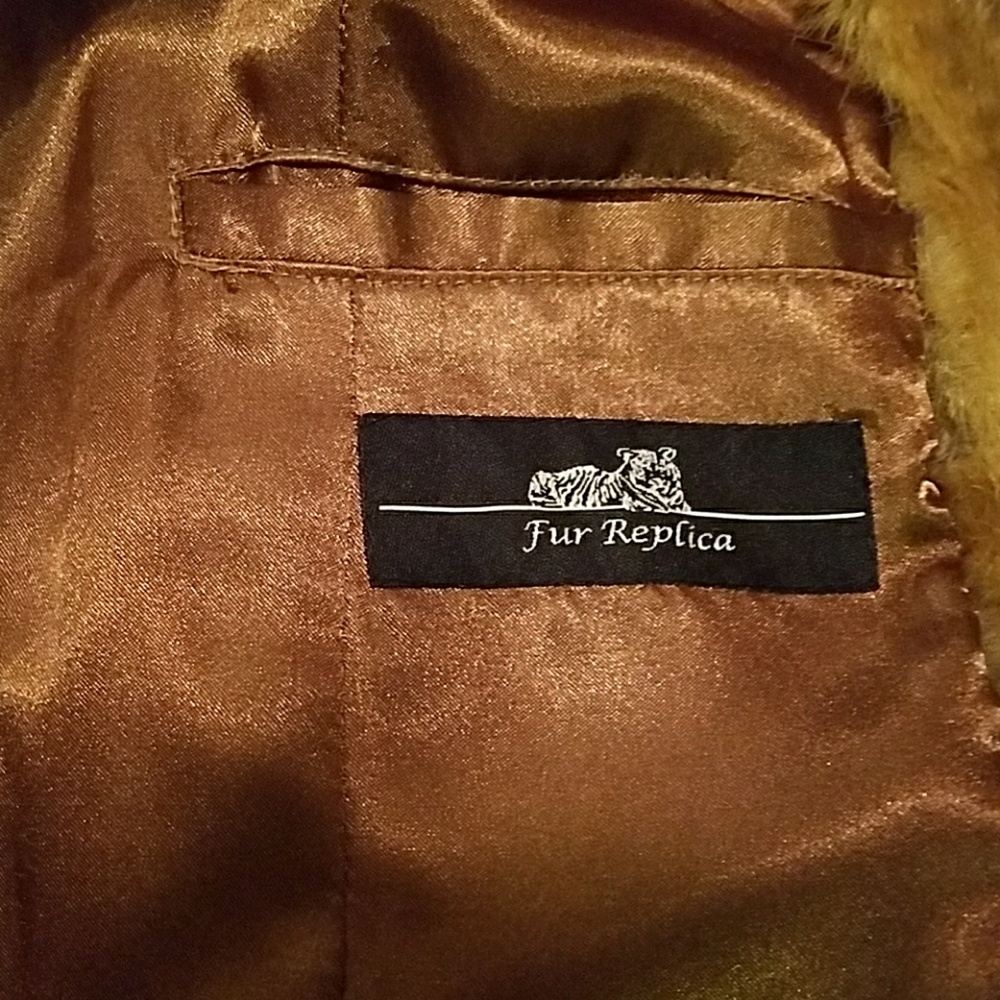 Vest - Picture 5 of 8