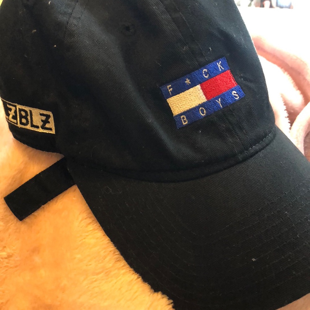 Hellzbellz cap