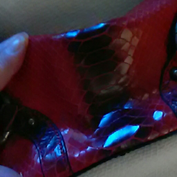 SOLD    Adrienne Vittadini Leather Handbag - Picture 6 of 8