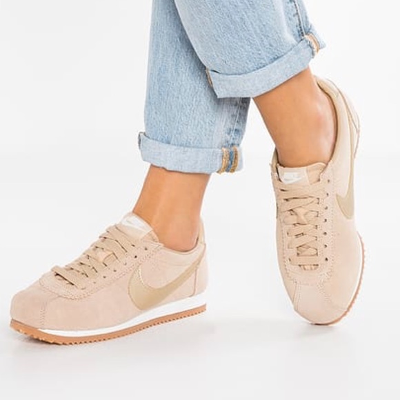 nike classic cortez trainers in mushroom suede with gum sole