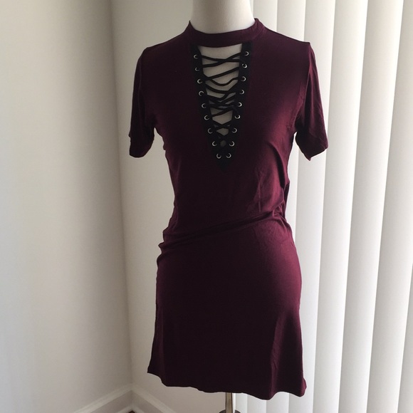 Lace Up Plunge Neckline Shift Dress in Wine - Picture 2 of 4