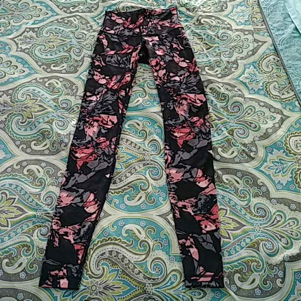 Lululemon wunder under paint explosion espresso