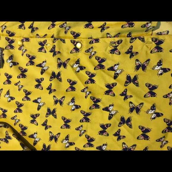 Butterfly button-up - Picture 3 of 3