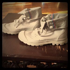 Palladium women’s baggy chukka boot grey