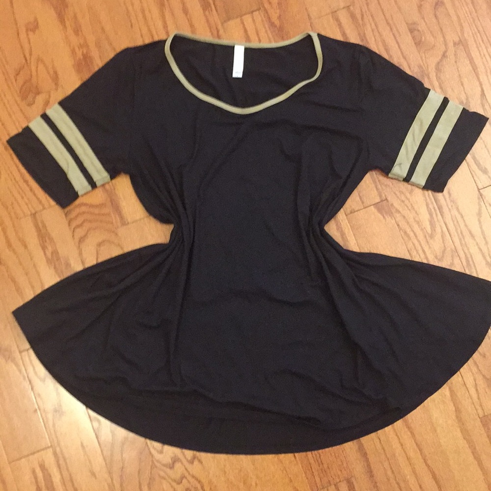LuLaRoe Perfect Tee