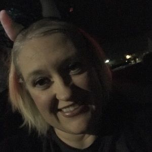 Meet your Posher, Carrie