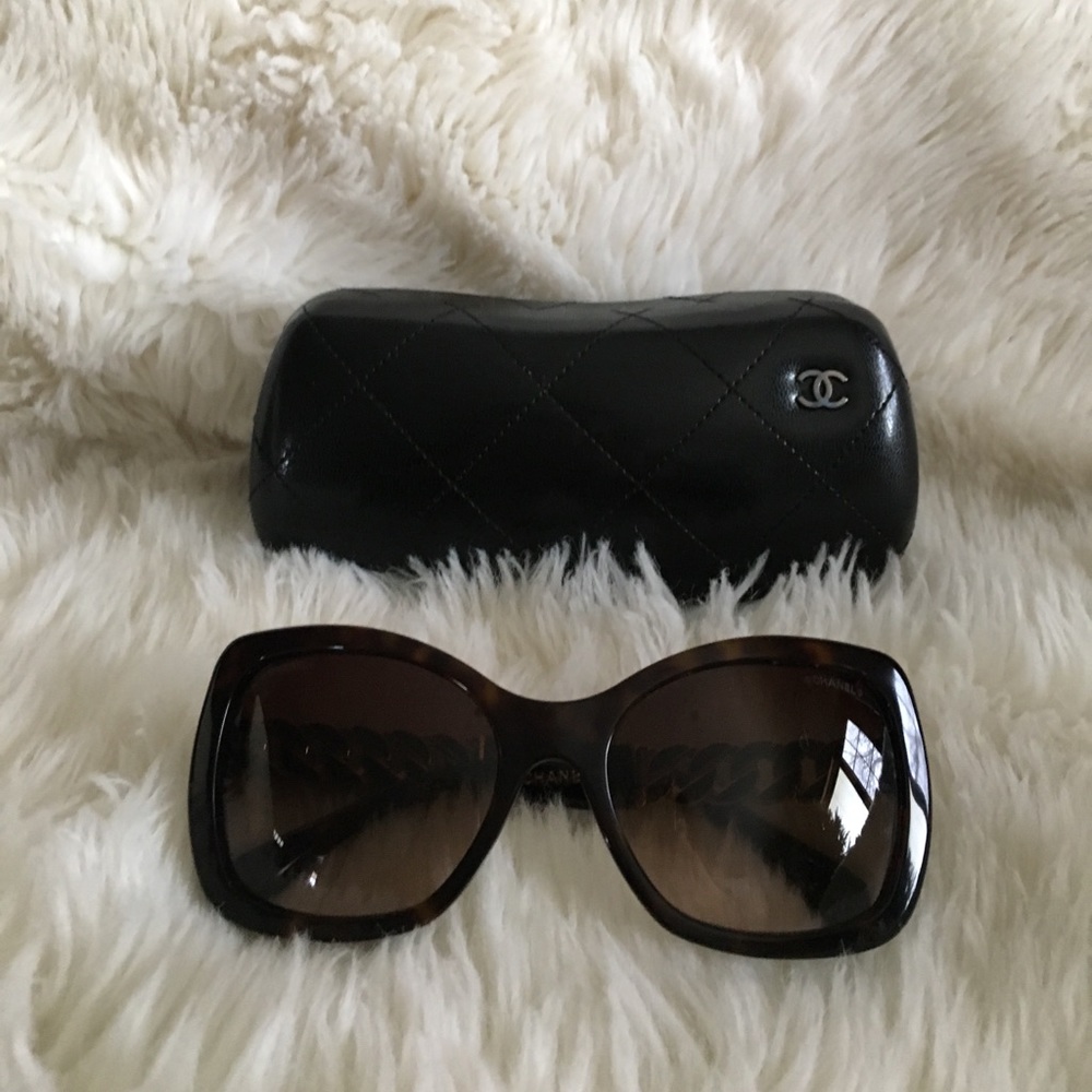 MAJOR PRICE DROP! Auth Chanel 5305 Sunglasses