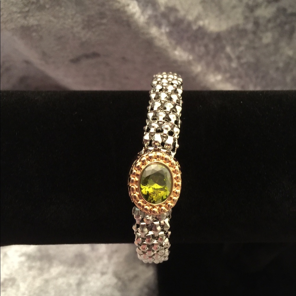 Gorgeous 14K silver bracelet Peridot Clasp