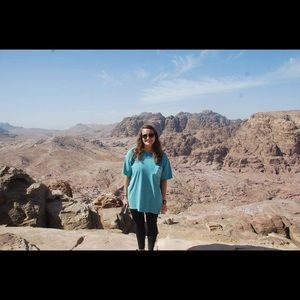 Meet your Posher, Laura