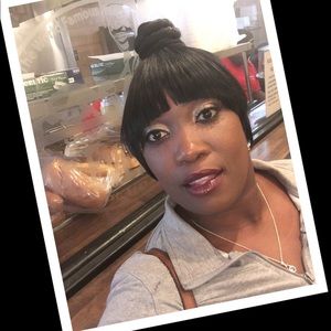 Meet your Posher, Lukricia