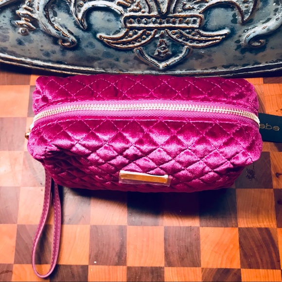 NWT BeBe DANIELLE BOXY VELVET WRISTLET gold zip 😍 - Picture 2 of 8