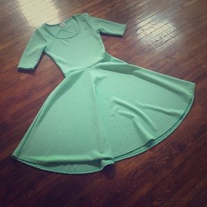 XS Mint Lularoe Nicole
