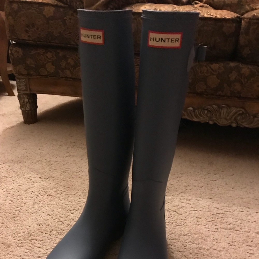 Women’s size 6 hunter boots brand new in box