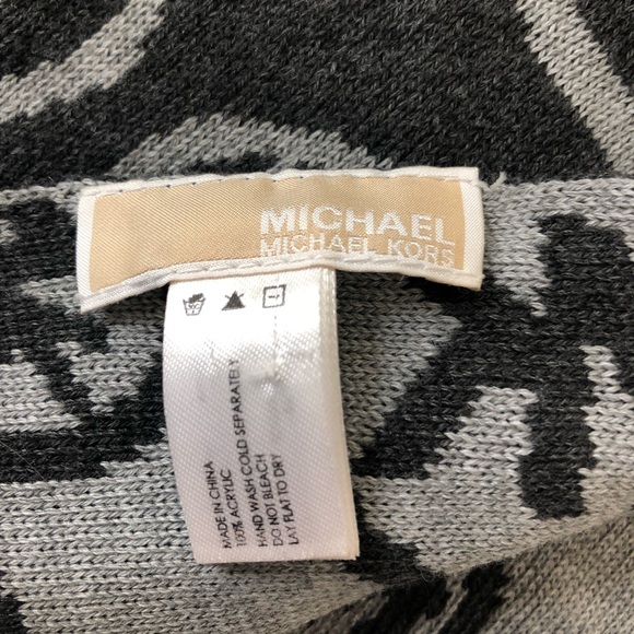 Michael kors scarf - Picture 2 of 2