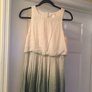 Small ombré cream dress women’s tank top green