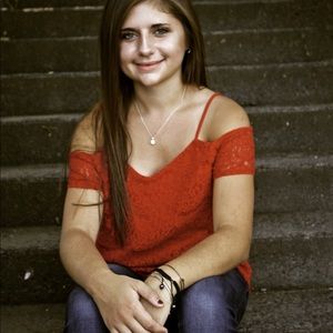 Meet your Posher, Alyssa