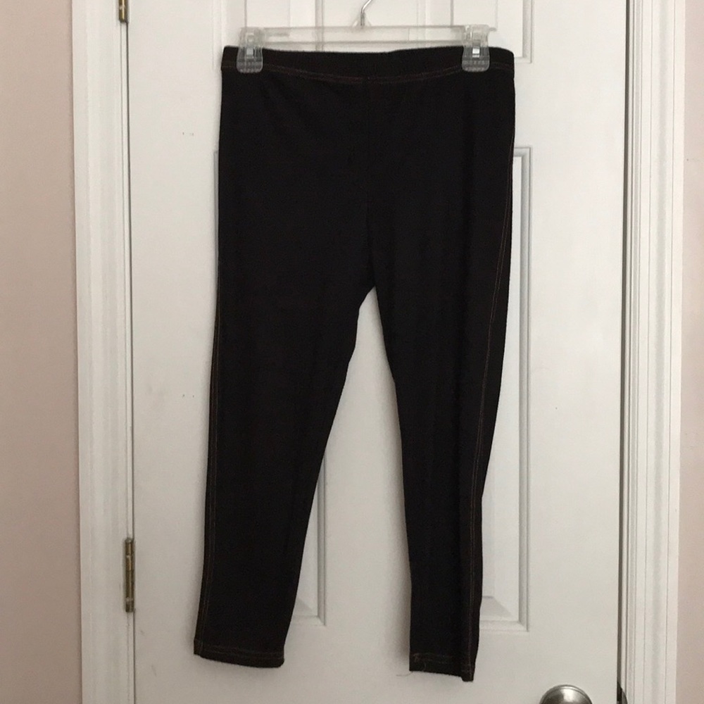 “Formula” Women Black Leggings. Size L