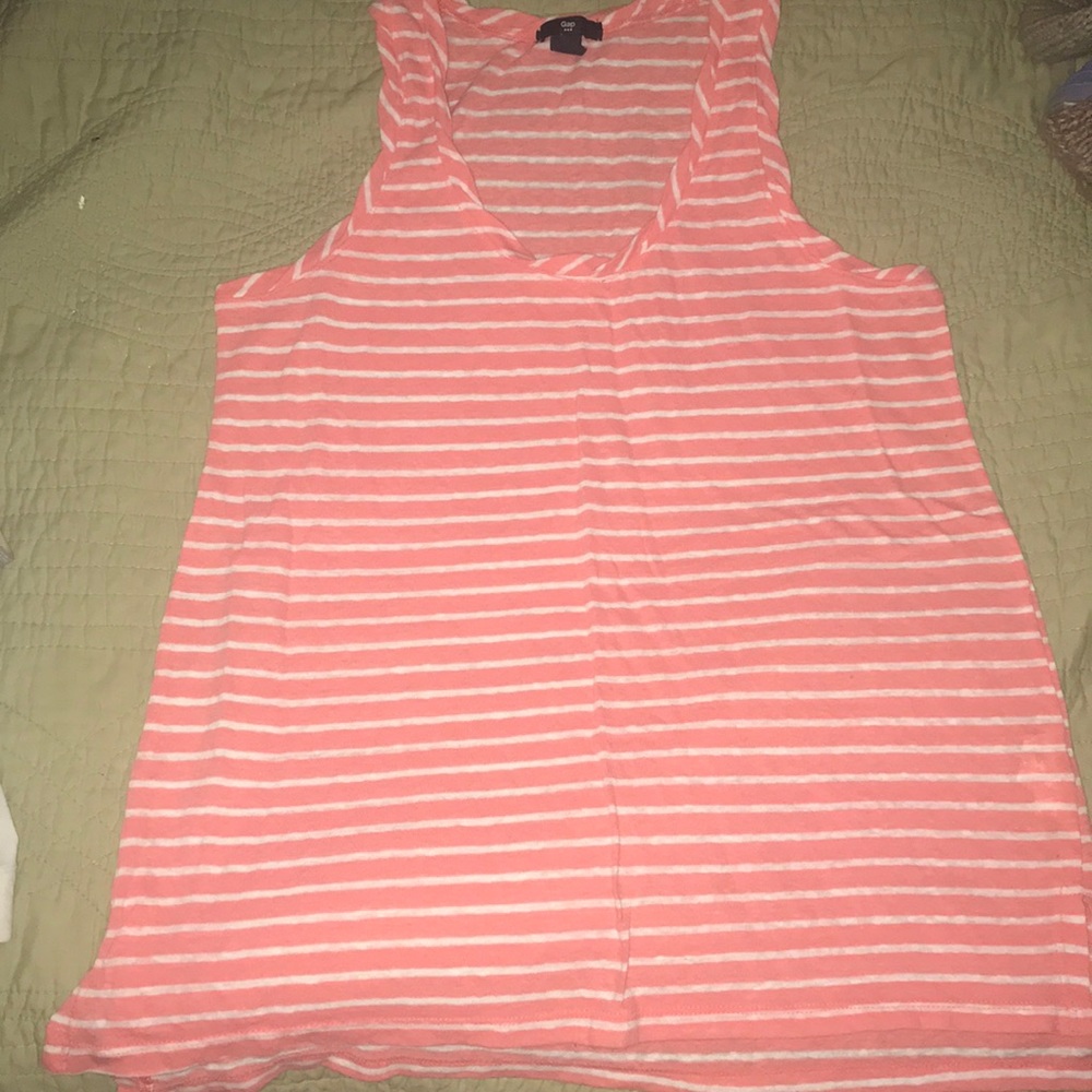 Cute peachy/pink tank