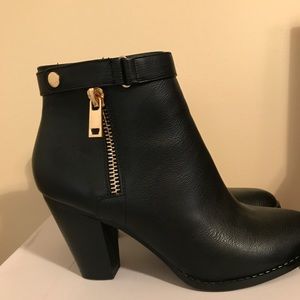 Like new-worn 1x Apt. 9 black ankle boots. Sz 9.5