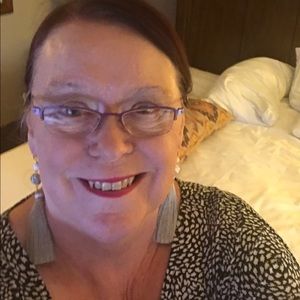 Meet your Posher, Linda