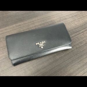 Prada Safdiano flap Wallet (Black)
