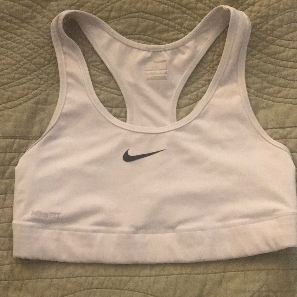 Nike sports bra used, but tons of life left