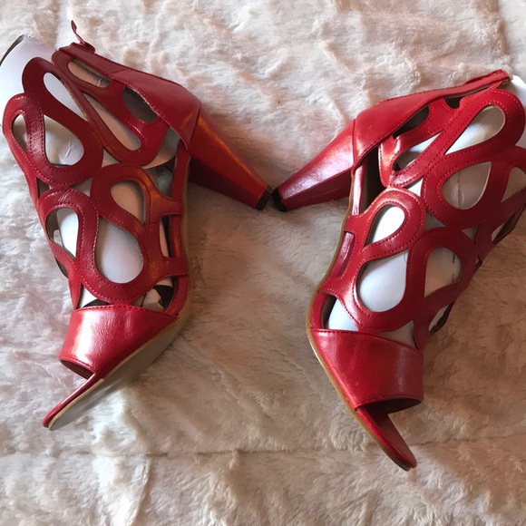 Red Caged Bootie Style Sandals - Picture 3 of 4