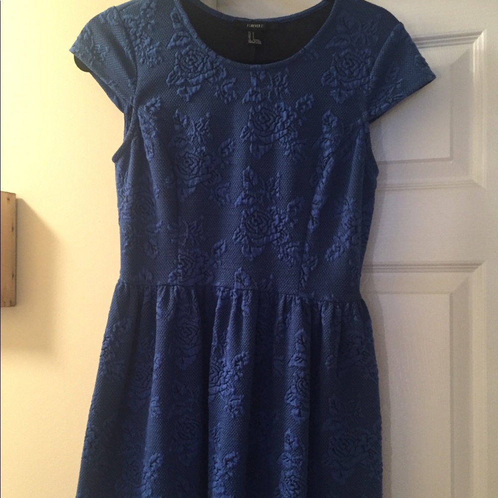Small women’s forever 21 dress