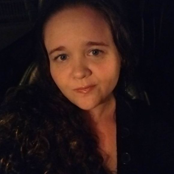 Meet your Posher, Amber - Picture 1 of 1