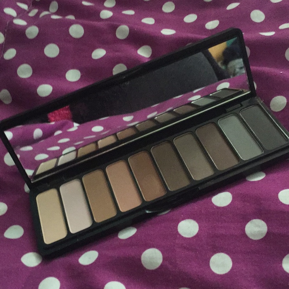 E.l.f mad for matte nude pallet