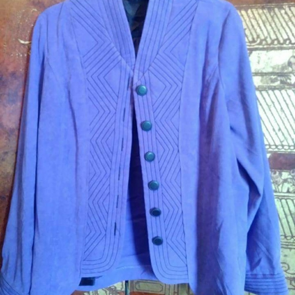 Blazer - Picture 2 of 3