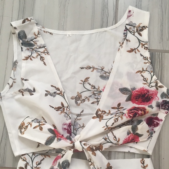 Floral Set - Picture 2 of 3