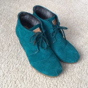 Toms Wedge booties