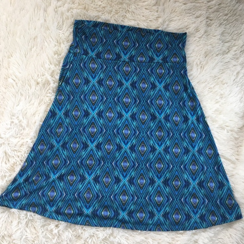 LuLaRoe Blue patterned skirt