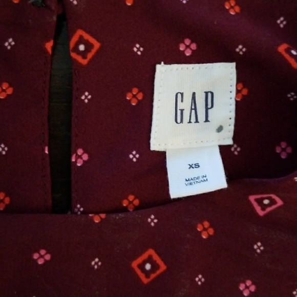 Burgundy long sleeve Gap blouse NWOT - Picture 3 of 4
