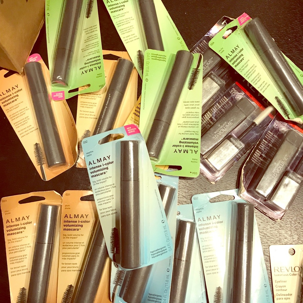 🎉SOLD🎉:34 Almay Mascara (4 Items)