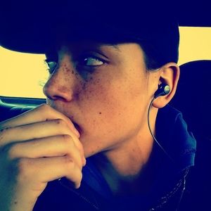 Meet your Posher, Devin