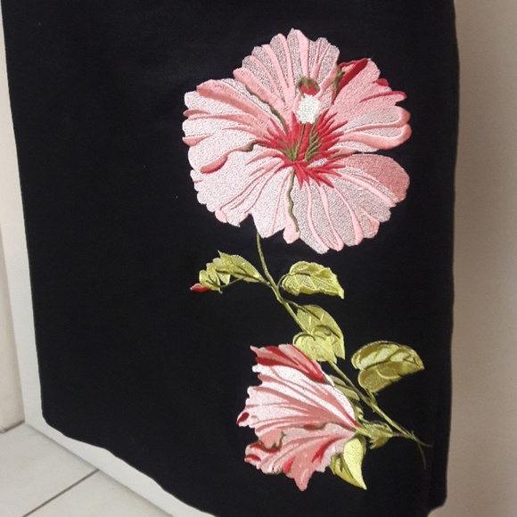 NWOT Black Floral A-line Skirt by Speechless Size 9 - Picture 2 of 4