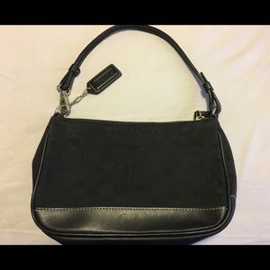 100% Authentic COACH shoulder bag.