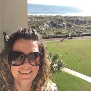 Meet your Posher, Melanie