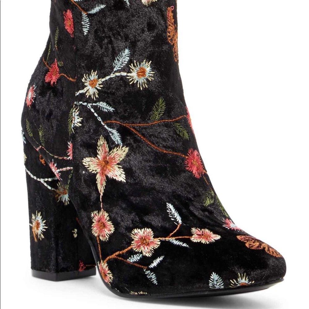 NEW SoMe Aubrey Crushed Velvet Bootie