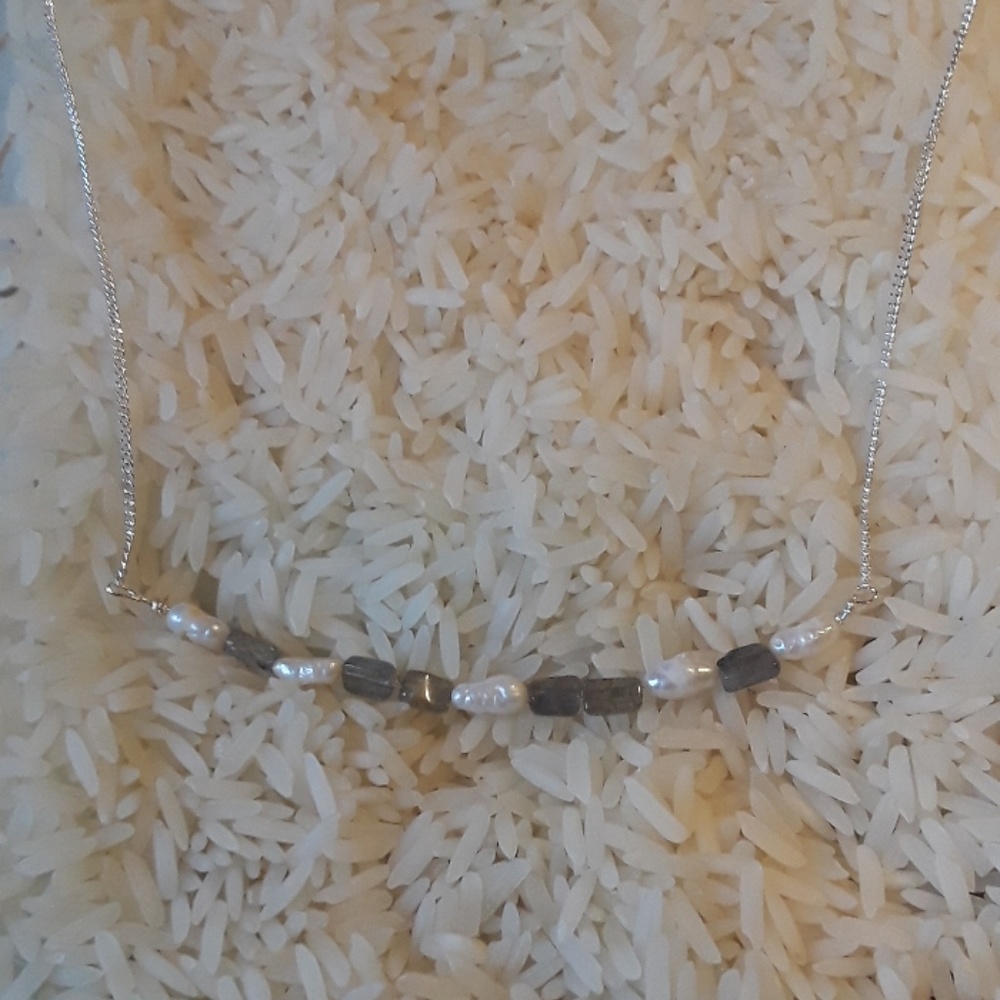 NWT, Dainty,  Labradorite and Pearl Necklace