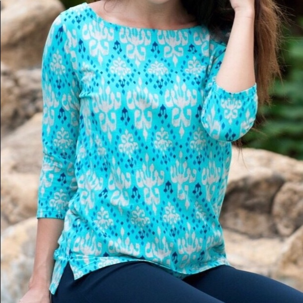 3/$25🚨NWT Beautiful Jeweled Jersey Size Sm - Picture 2 of 8