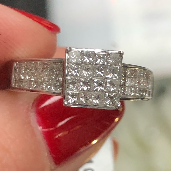 14k WG 1.6Ct Princess Diamond Ring - Picture 2 of 7